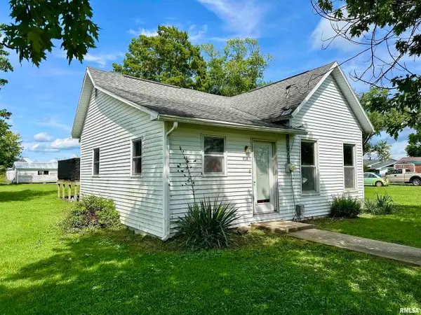 414 E Monroe Avenue, Farina, IL 62838