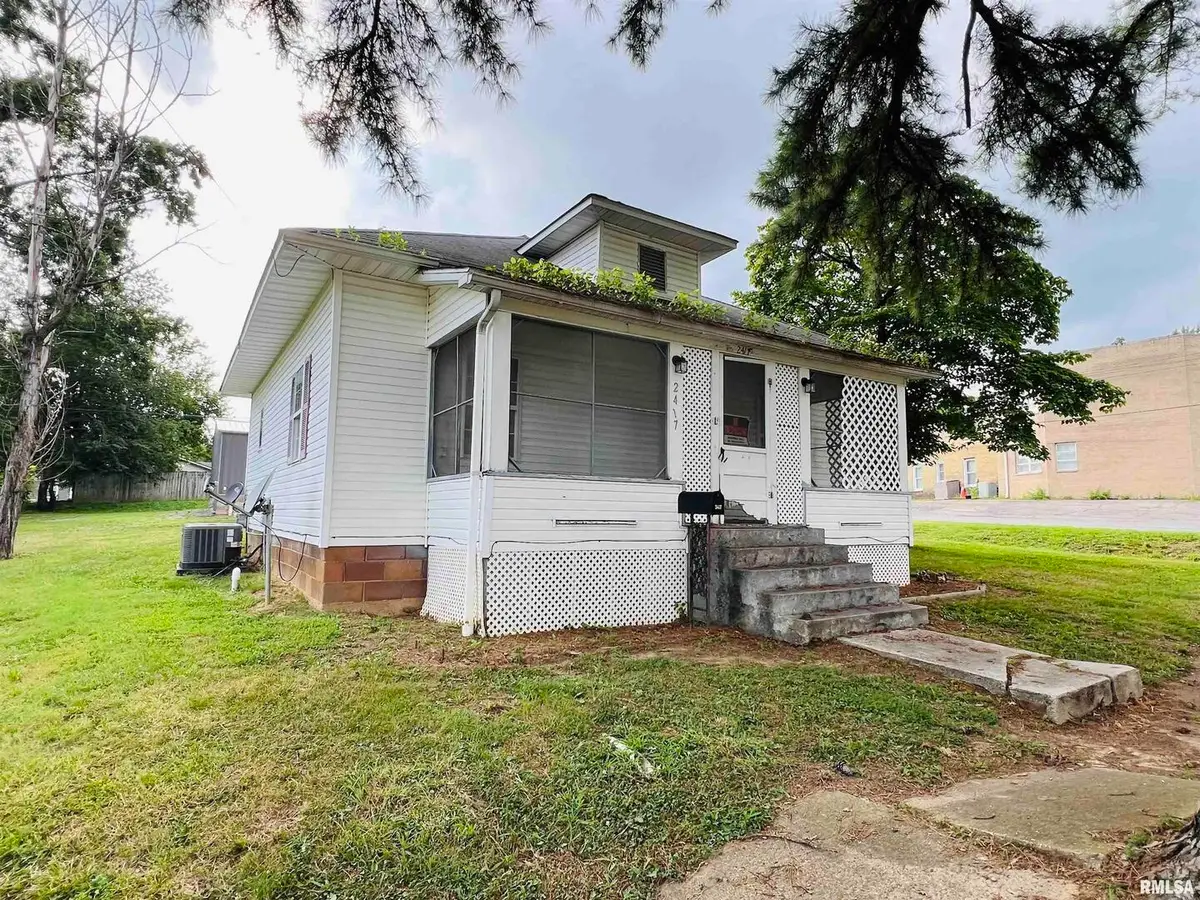 2417 1st Street, Eldorado, IL 62930 - #1