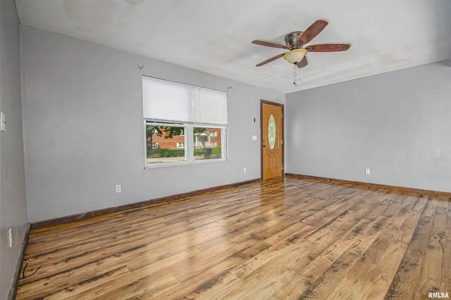 518 Roddy Road, Salem, IL 62881 - Image #2