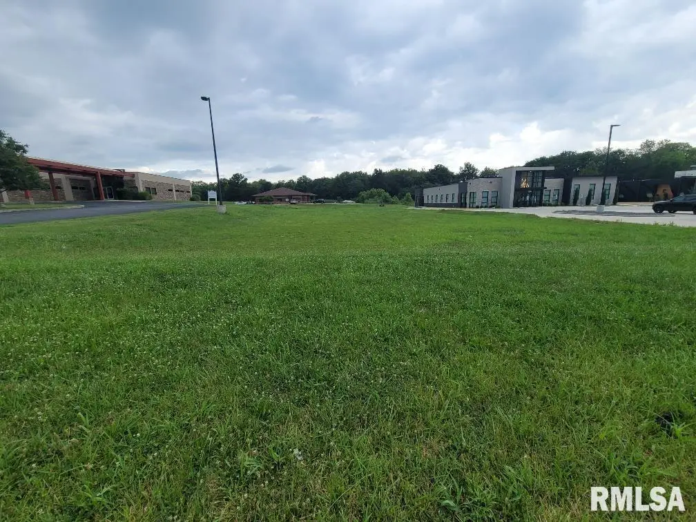 3128 Veterans Memorial Drive, Mount Vernon, IL 62864 - Image #1