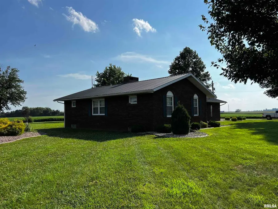 210 W 5th Street, Saint Peter, IL 62880 - Image #3