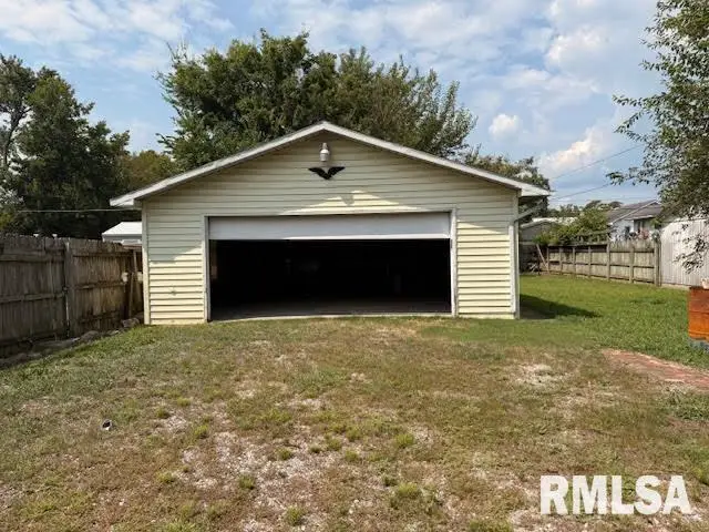 210 W Lincoln Street, Harrisburg, IL 62946 - Image #3