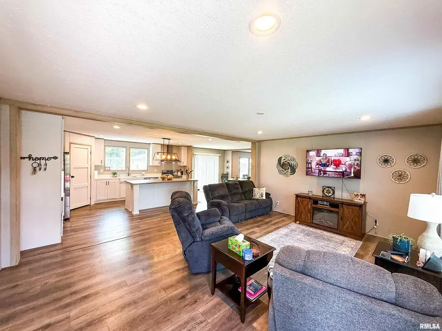 119 S 6th Street Sw, Clay City, IL 62824 - Image #3