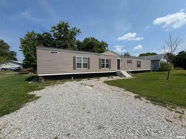 405 Middleton Street, Iuka, IL 62849