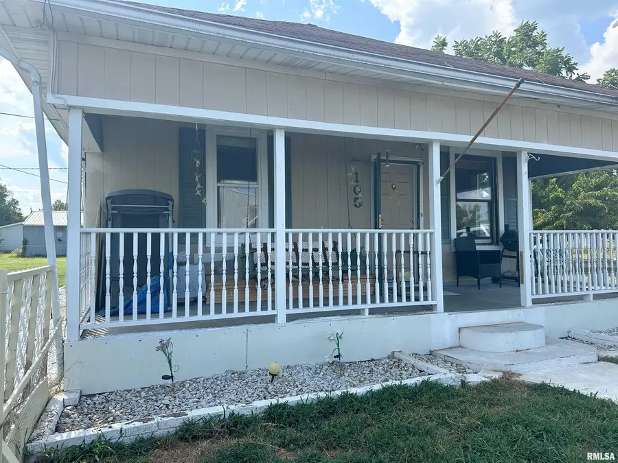 105 S 27th Street, Herrin, IL 62948 - #2