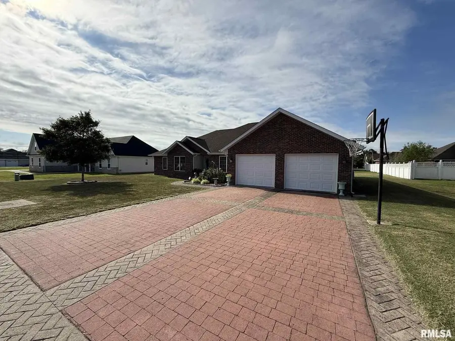 1111 Early Bird Lane, Marion, IL 62959 - Image #2