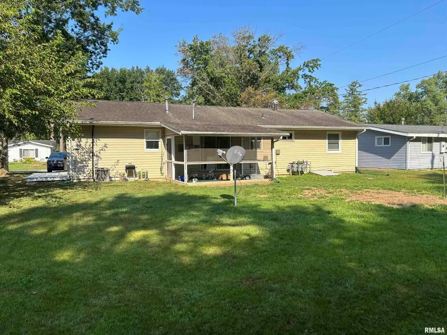 205 S Emerald Lane, Carbondale, IL 62901 - Image #2