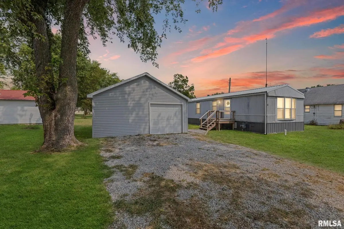 5219 Us Hwy 50 Avenue, Salem, IL 62881 - Image #1