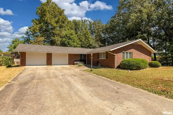 30 Red Bud Road, Harrisburg, IL 62946-5268