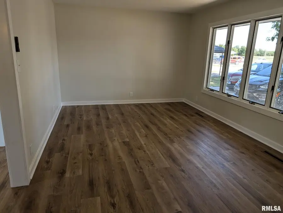 515 S 6th Street, Elkville, IL 62932 - Image #2