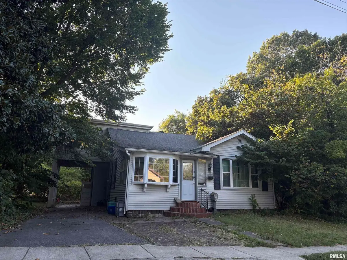 400 S Forest Street, Carbondale, IL 62901 - #1