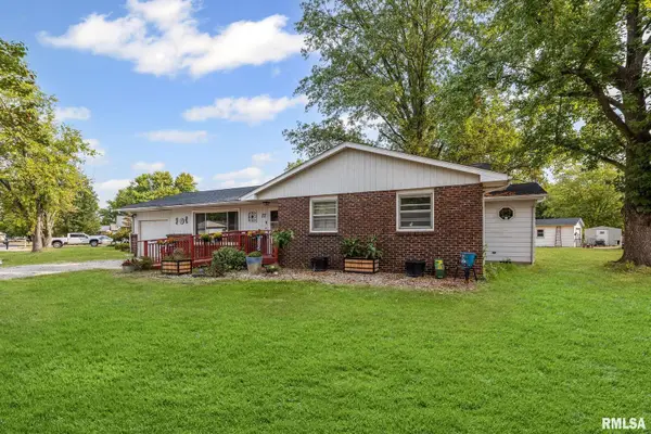 17 Crestwood Drive, Centralia, IL 62801-6705