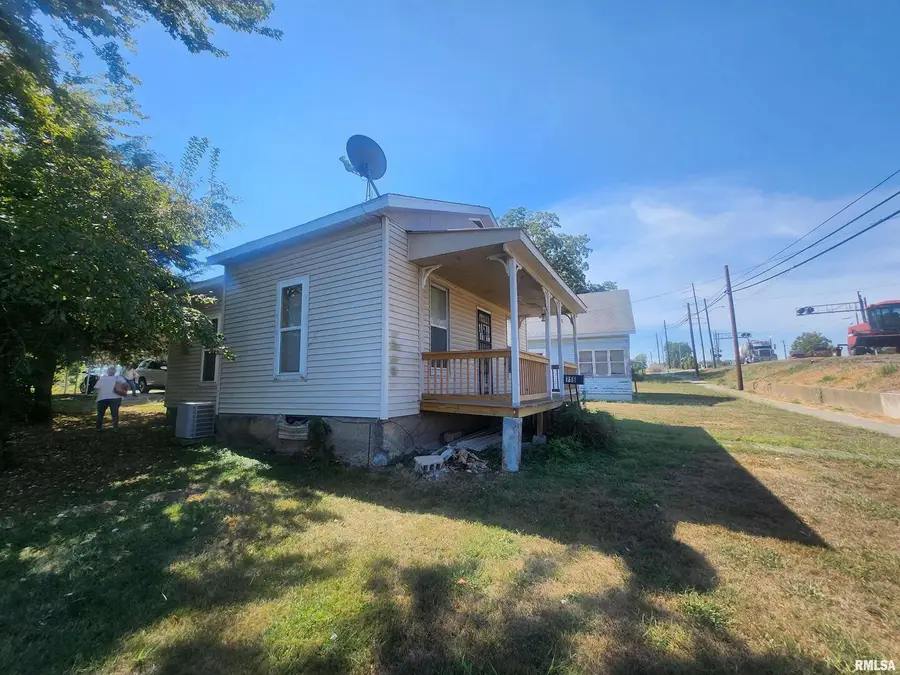 718 W Water Street, Pinckneyville, IL 62274 - Image #2