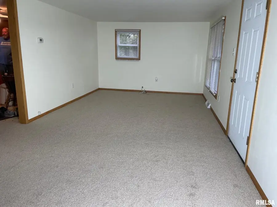 687 5th Street, Omaha, IL 62871 - Image #3