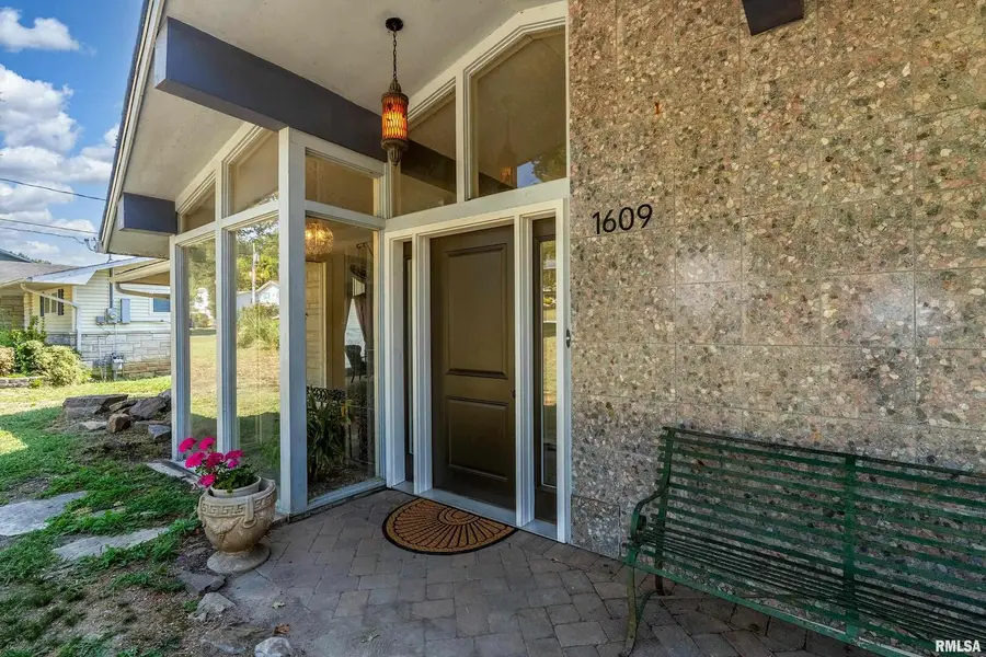 1609 Tina Dr Drive, Murphysboro, IL 62966 - Image #3