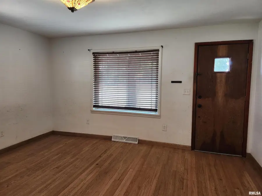 510 N Main Street, Woodlawn, IL 62898 - #3