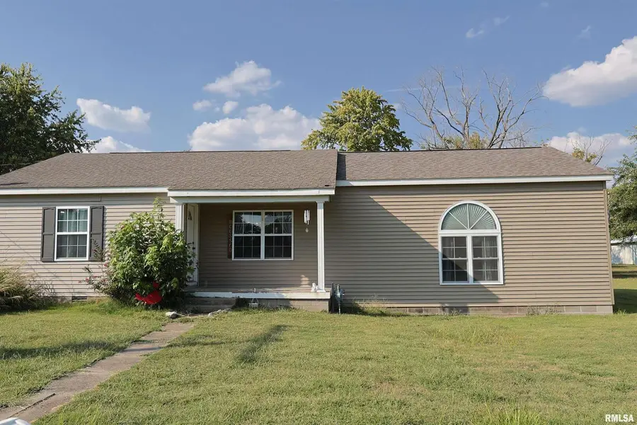 290 W 3rd Street, Bonnie, IL 62816 - Image #2