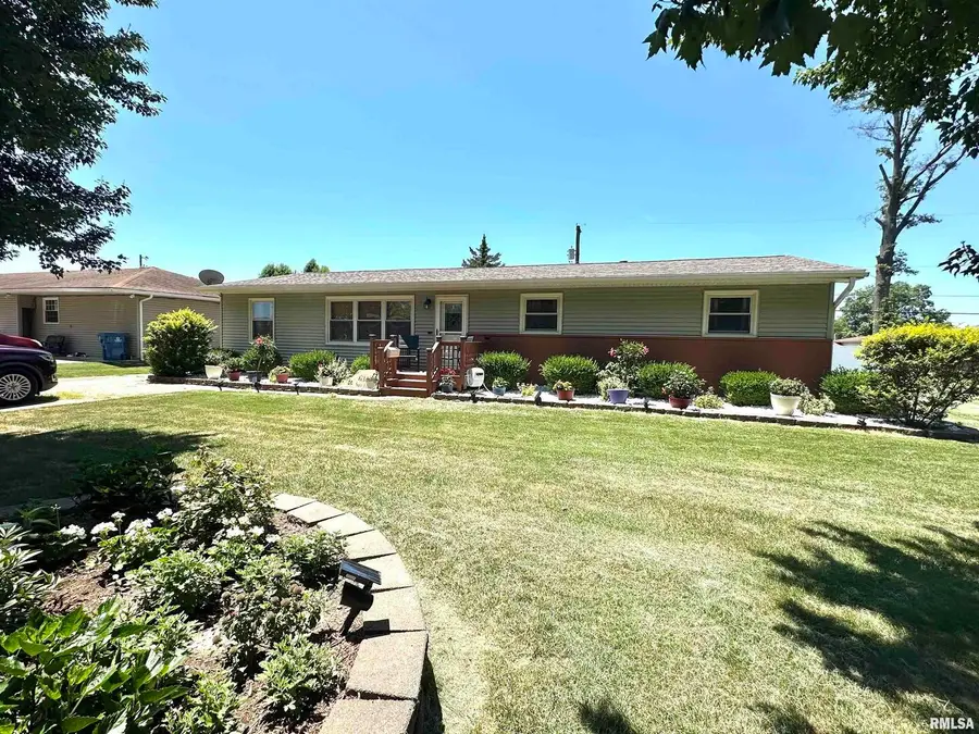 634 Sara Drive, Centralia, IL 62801 - Image #2