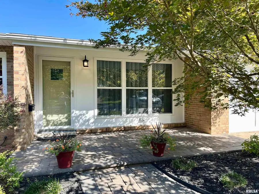 1406 W Taylor Drive, Carbondale, IL 62901 - #3