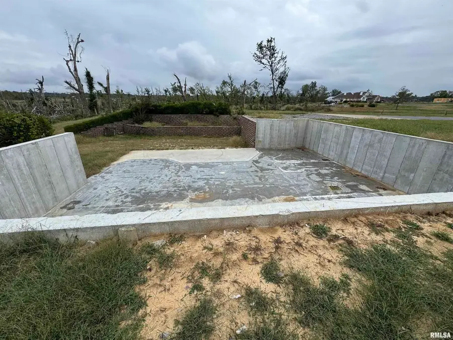 12927 Leslie Court, Marion, IL 62959 - Image #2