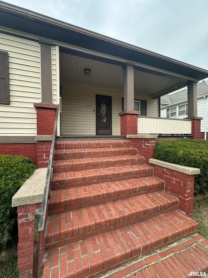 206 W Homer Avenue, Harrisburg, IL 62946 - Image #1
