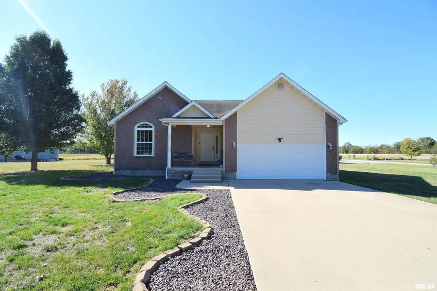10341 N Puckett Lane, Mount Vernon, IL 62864 - Image #2