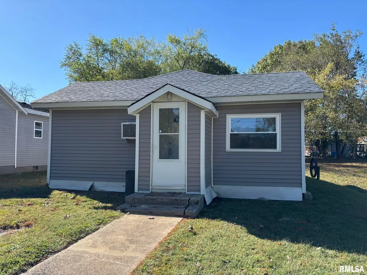 315 S Lackey Street, Salem, IL 62881 - Image #1