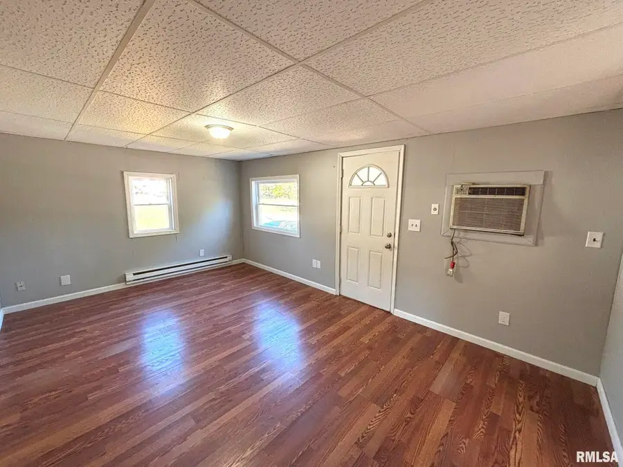 315 S Lackey Street, Salem, IL 62881 - Image #2