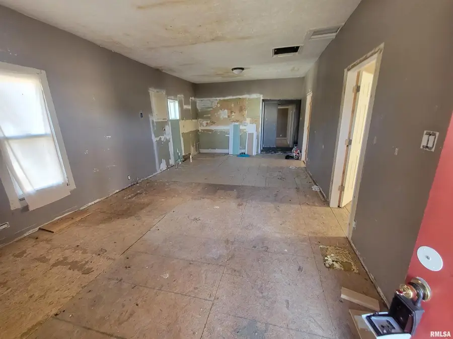 208 N Washington Street, Hurst, IL 62949 - Image #3