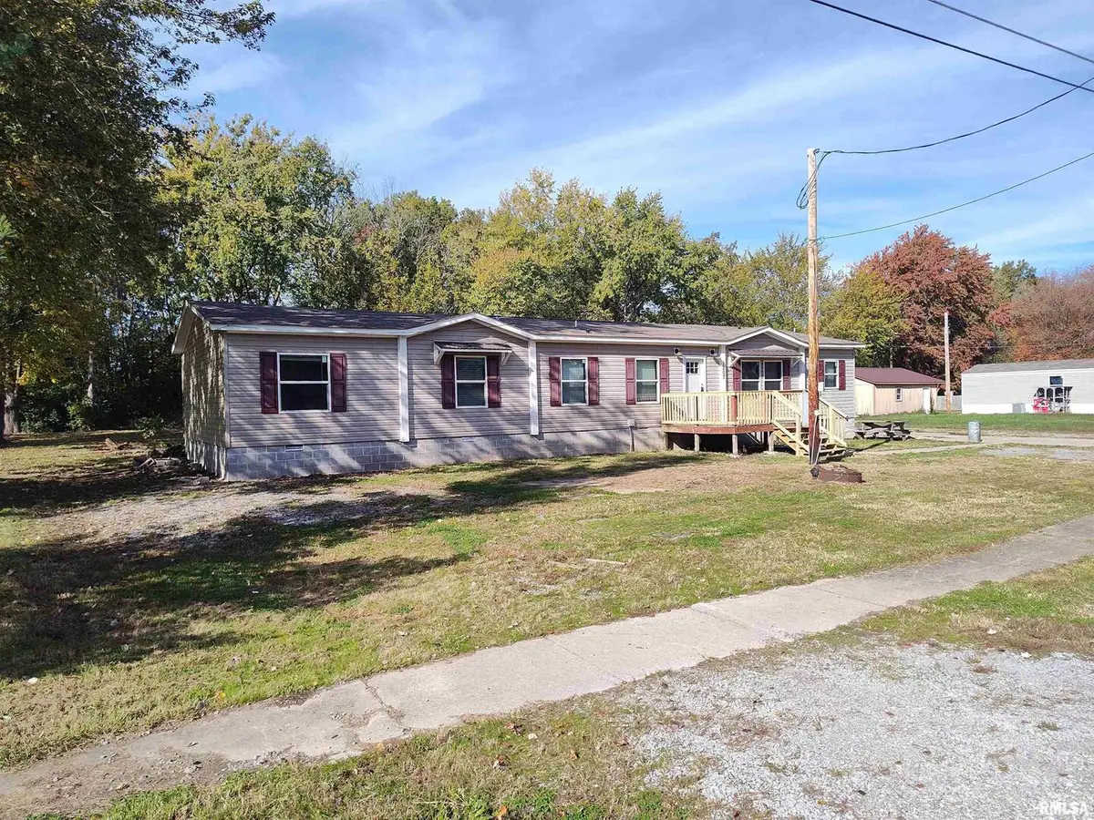 1207 SW 6th Street, Fairfield, IL 62837 - #1