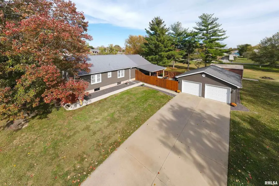 205 S 3rd Street, Dahlgren, IL 62828 - Image #3