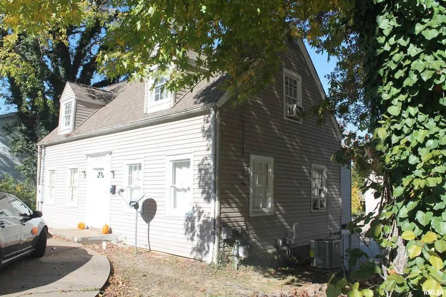 502 W Freeman Street #1, Carbondale, IL 62901 - Image #2