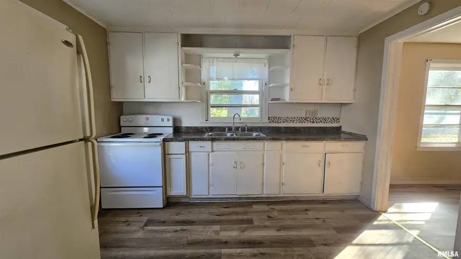 200 W 12th Street, Johnston City, IL 62951 - Image #2