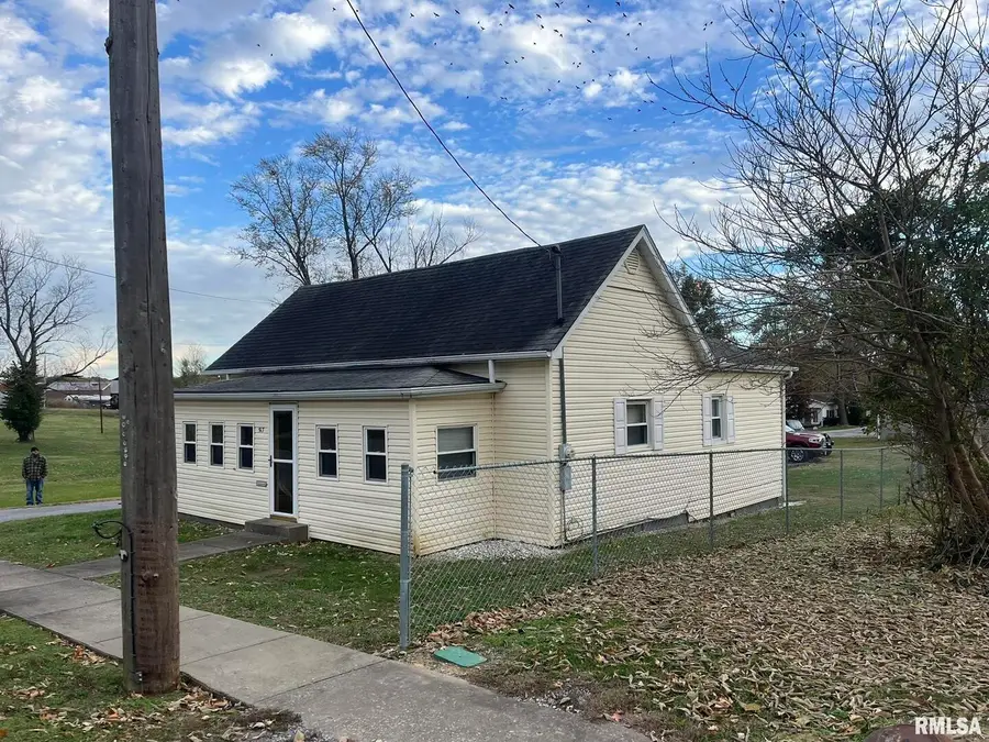 517 W Barnett Street, Harrisburg, IL 62946 - Image #3