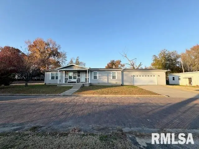 509 W Madison Street, Herrin, IL 62948 - #1
