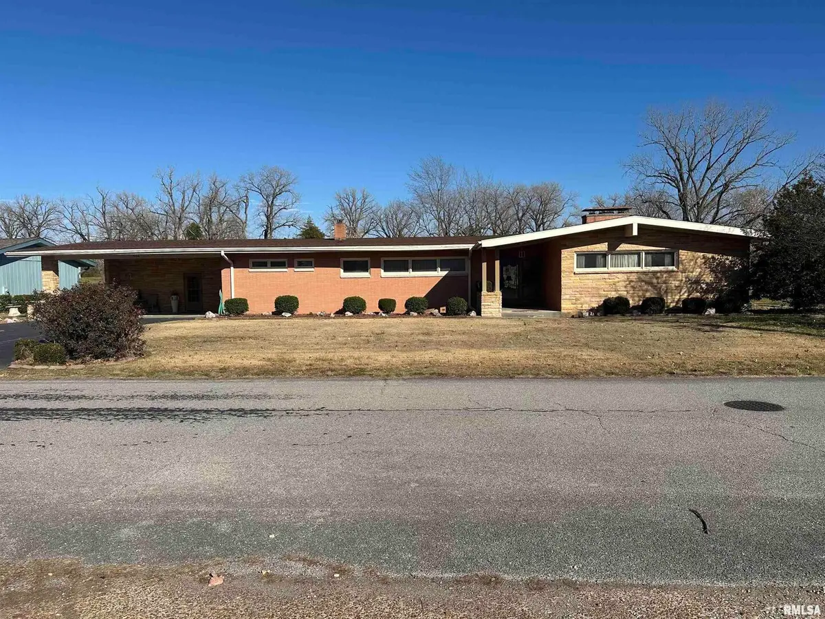 944 S Lake Drive, Du Quoin No 3, IL 62832 - Image #1