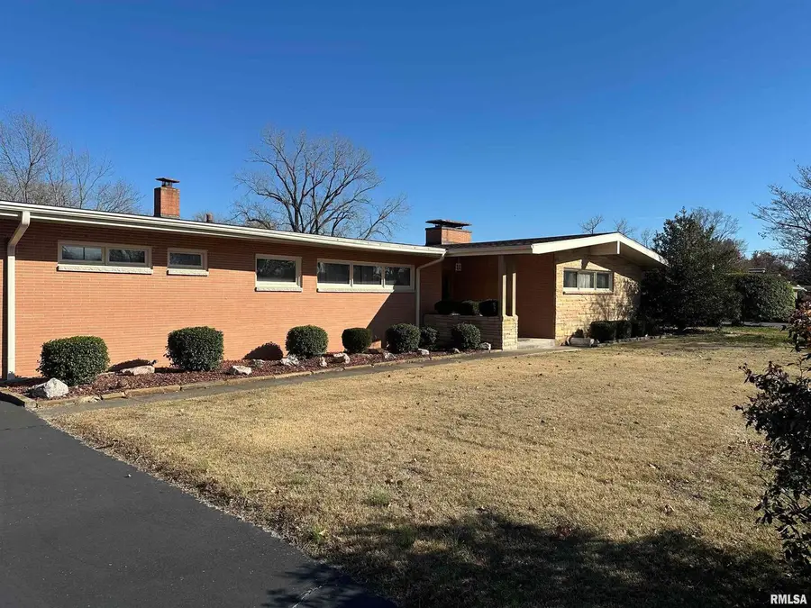 944 S Lake Drive, Du Quoin No 3, IL 62832 - Image #3