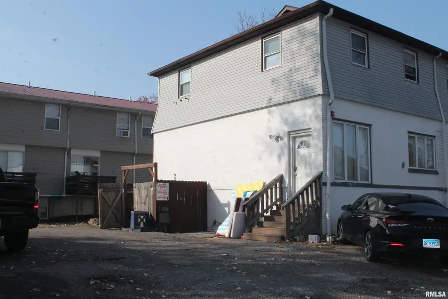 307 W College Street, Carbondale, IL 62901 - Image #3