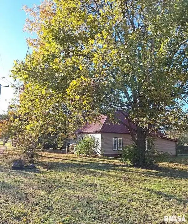 602 W Cherry Street, Mcleansboro, IL 62859