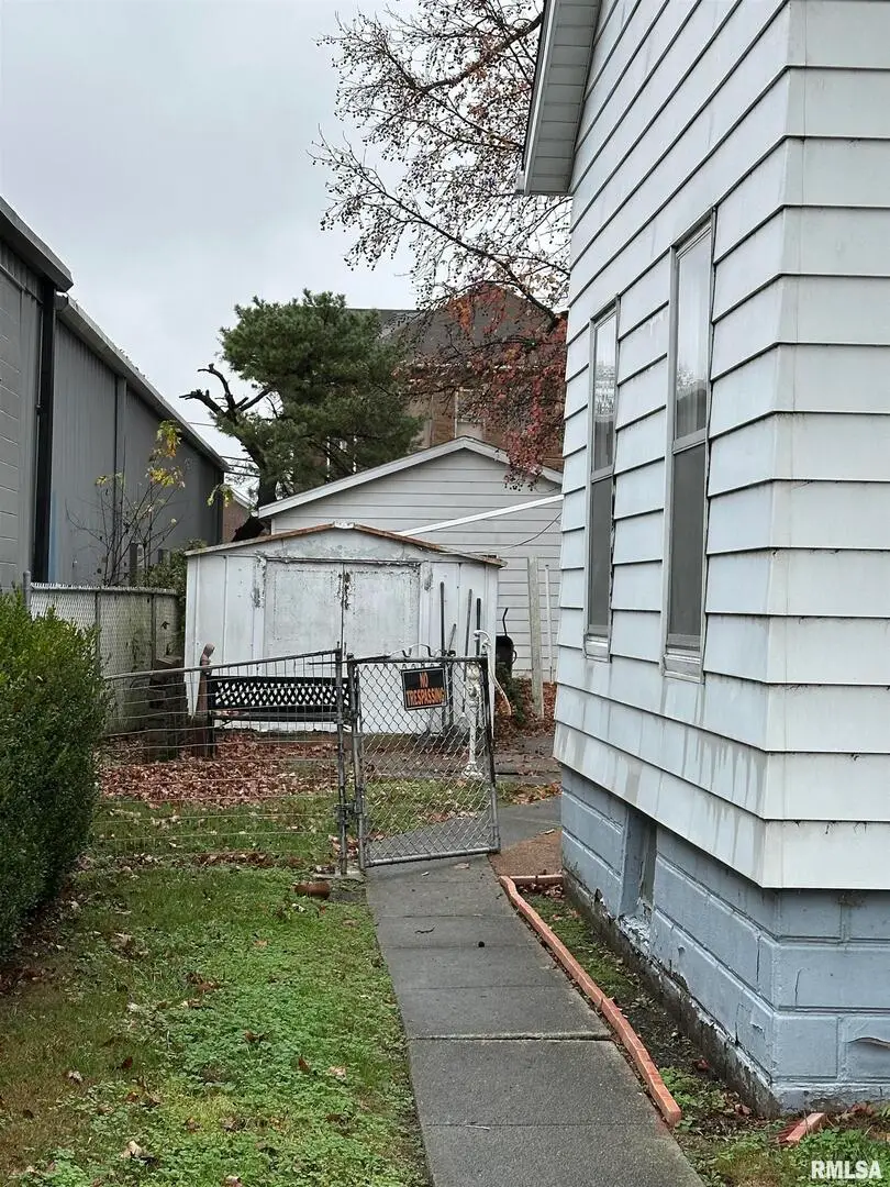 105 N Hickory Street, Du Quoin, IL 62832 - Image #3