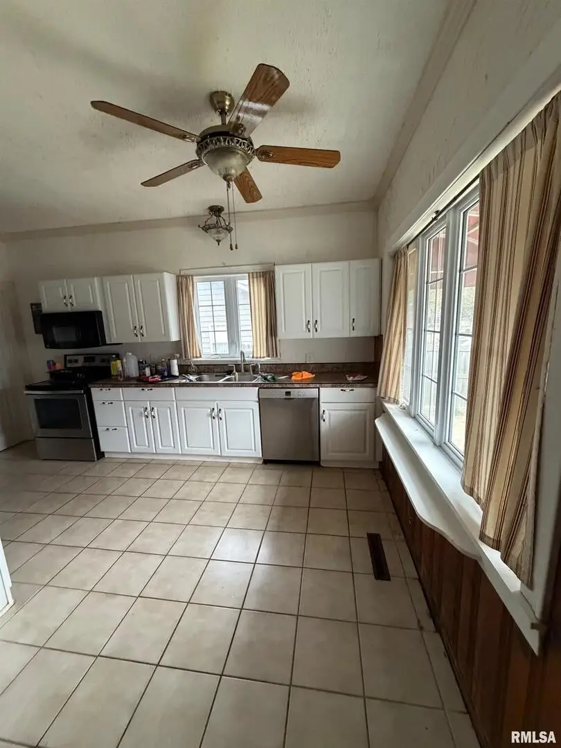 510 N Maple Street, Benton, IL 62812 - Image #3