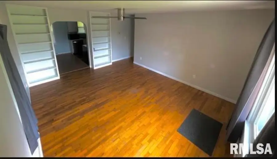 904 W Elm Street, Olney, IL 62450 - Image #2