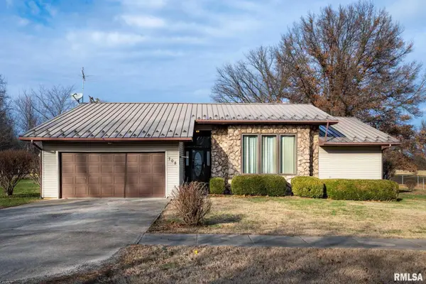 708 Pawnee Street, Duquoin, IL 62832