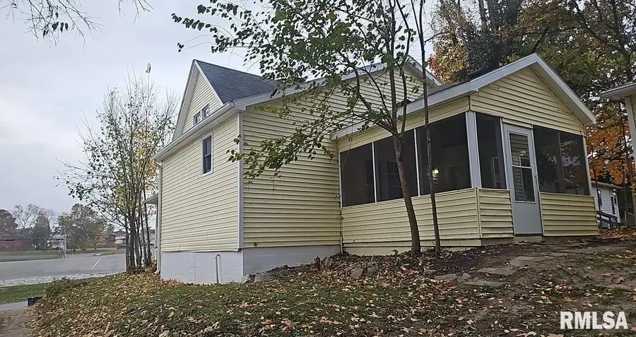 1122 Maple Street, Mount Vernon, IL 62864 - #2