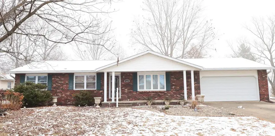 334 Northwood Lane, Salem, IL 62881 - Image #2