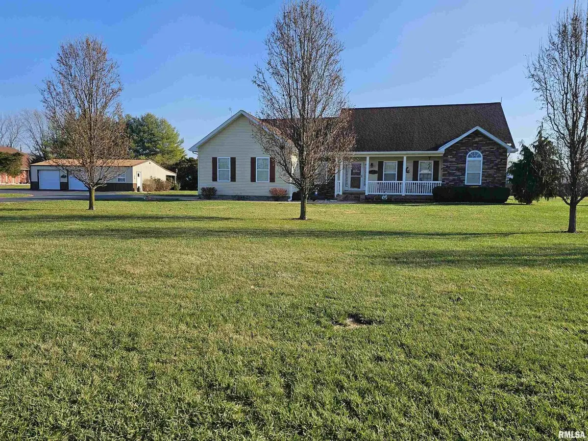 10586 N Spring Garden Lane, Mount Vernon, IL 62864 - Image #1