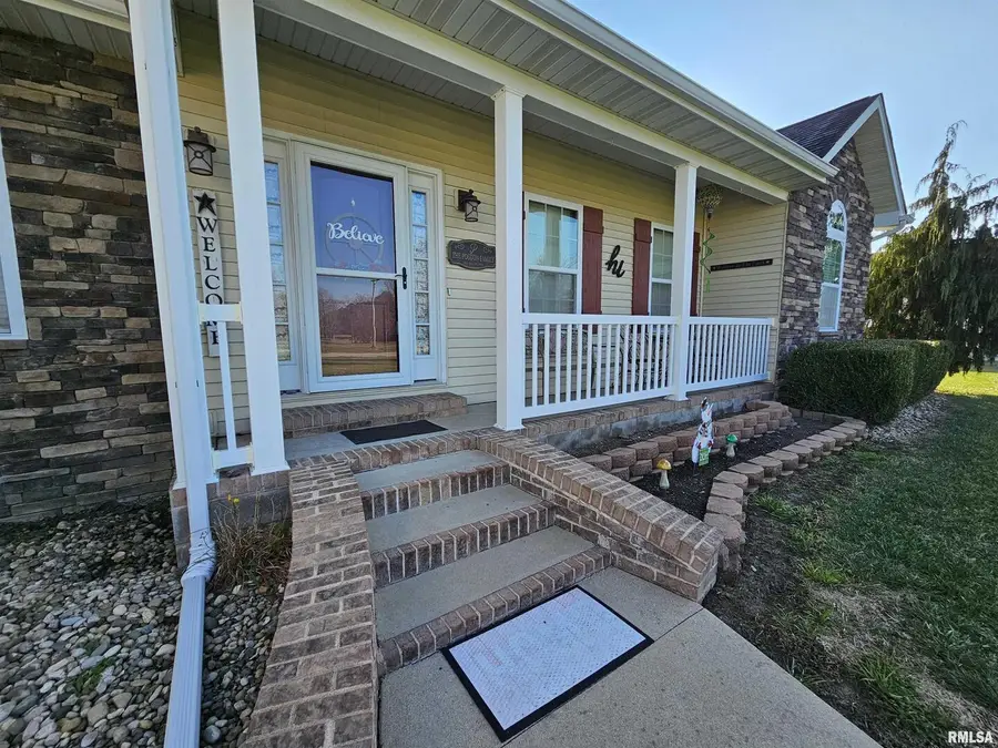 10586 N Spring Garden Lane, Mount Vernon, IL 62864 - Image #3