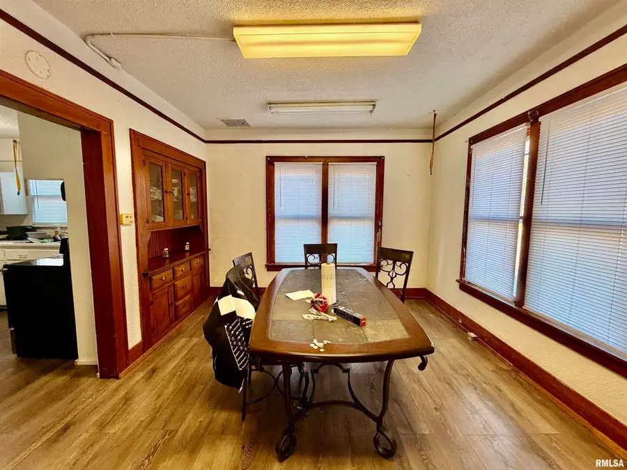 601 Broadway, Mount Vernon, IL 62864 - #2