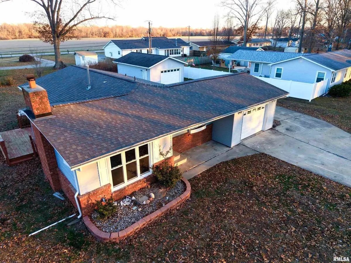 274 Oaktree Avenue, Salem, IL 62881 - Image #1