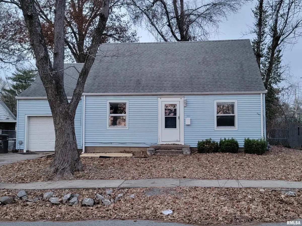 904 W Linden St Street, Carbondale, IL 62901 - #1